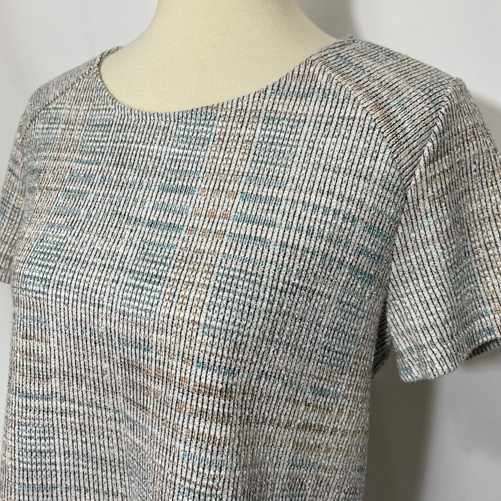 W5 Fringed Hem Short Sleeve Top - Picture 8 of 13